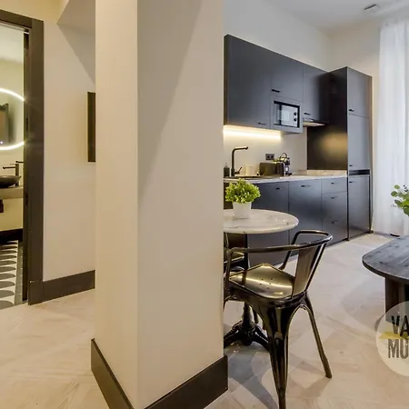 Iconic Apt En Plena Plaza Del Carmen Para 4Pax E3 Madrid Exterior photo